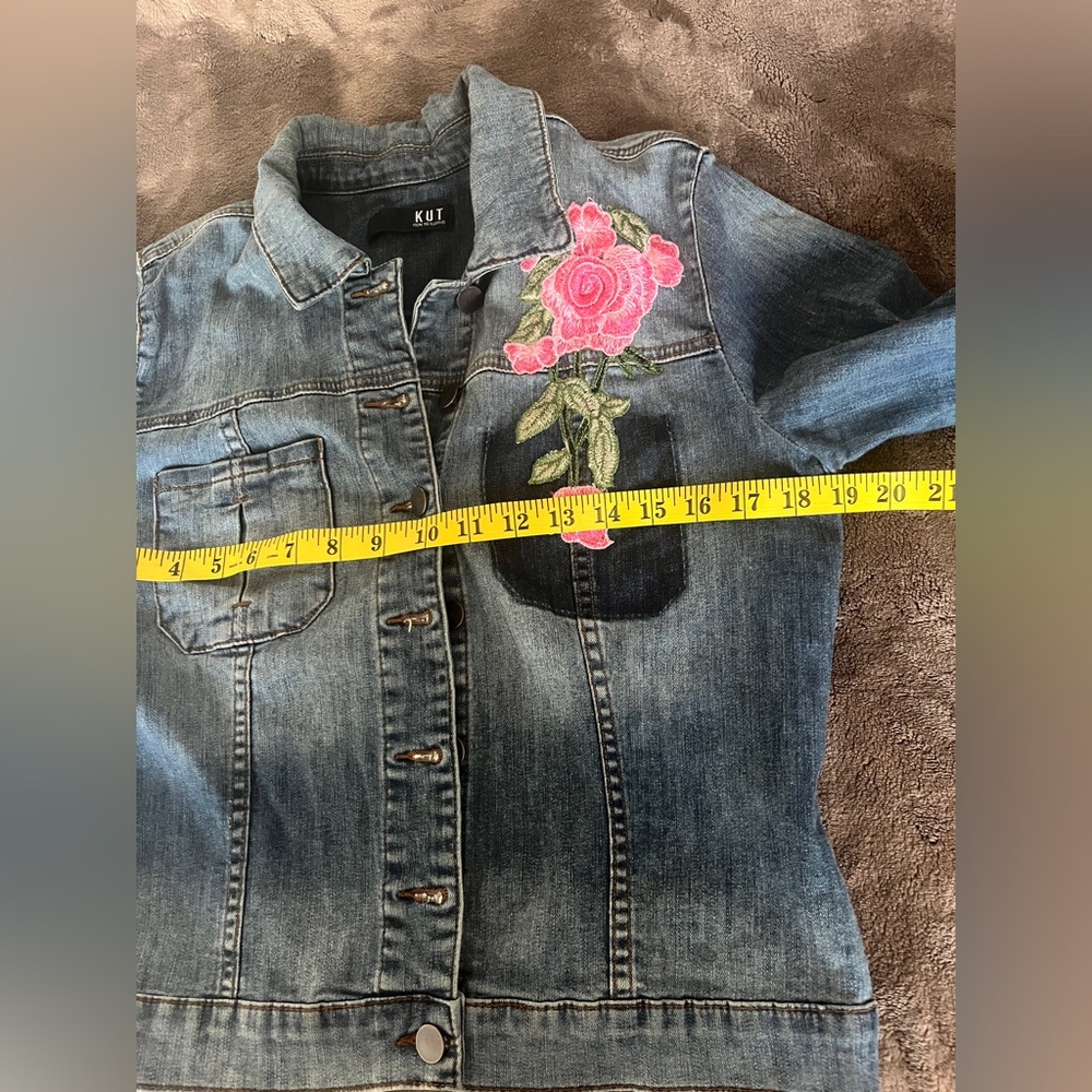 Kut from the Kloth Juko Denim Jacket Flower Embroidery sz L - Picture 13 of 16